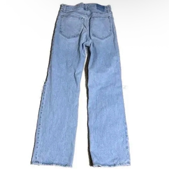 Abercrombie & Fitch 90s Ultra High Rise Straight Jeans Distressed Light Wash - Picture 2 of 3